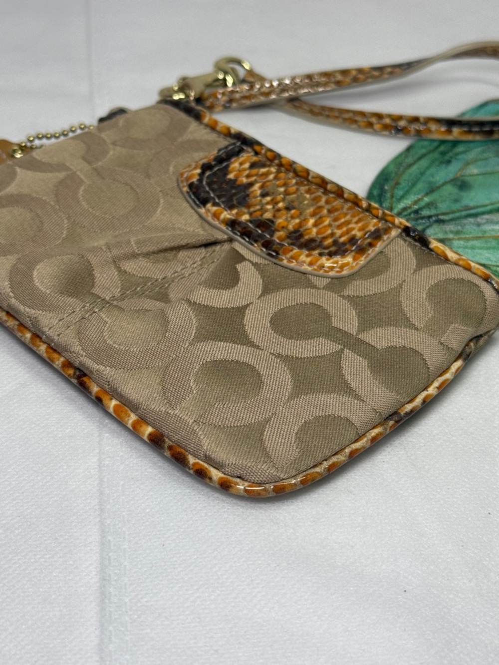 EUC Coach Tan Signature Wristlet with Snakeskin Trim Khaki Signature C Canvas - Picture 9 of 12